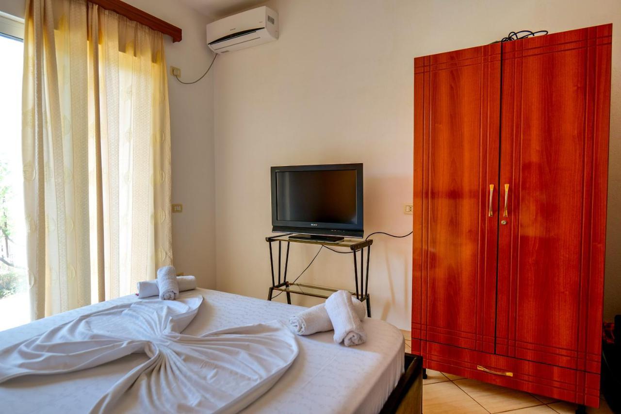 Ilias House Hotel Ksamil Exterior photo