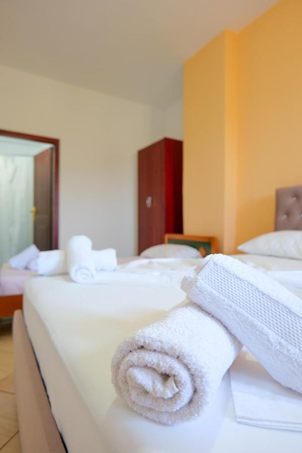 Ilias House Hotel Ksamil Exterior photo